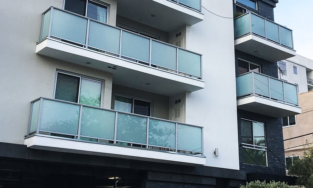 ars-aluminum-glass-railing-4-min