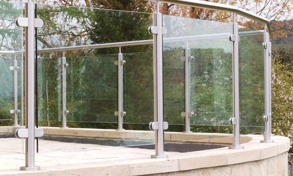 glass railing 3-min