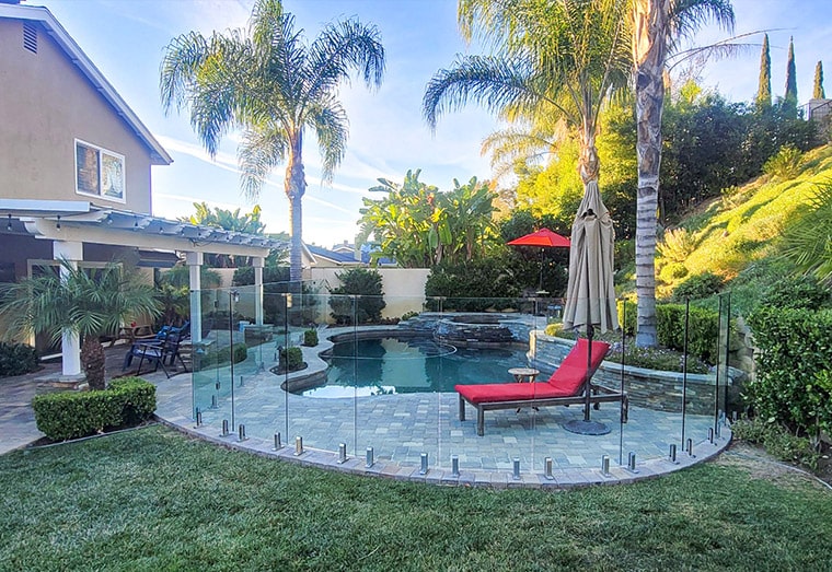 curved glass fence