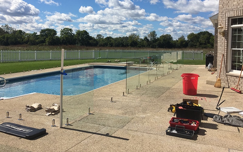 install-frameless-glass-fencing