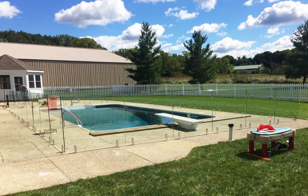 glass pool fence 2