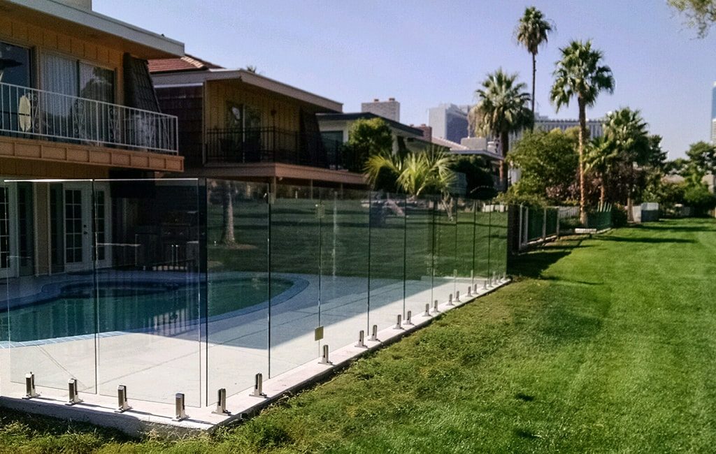 glass pool fencing 2-min