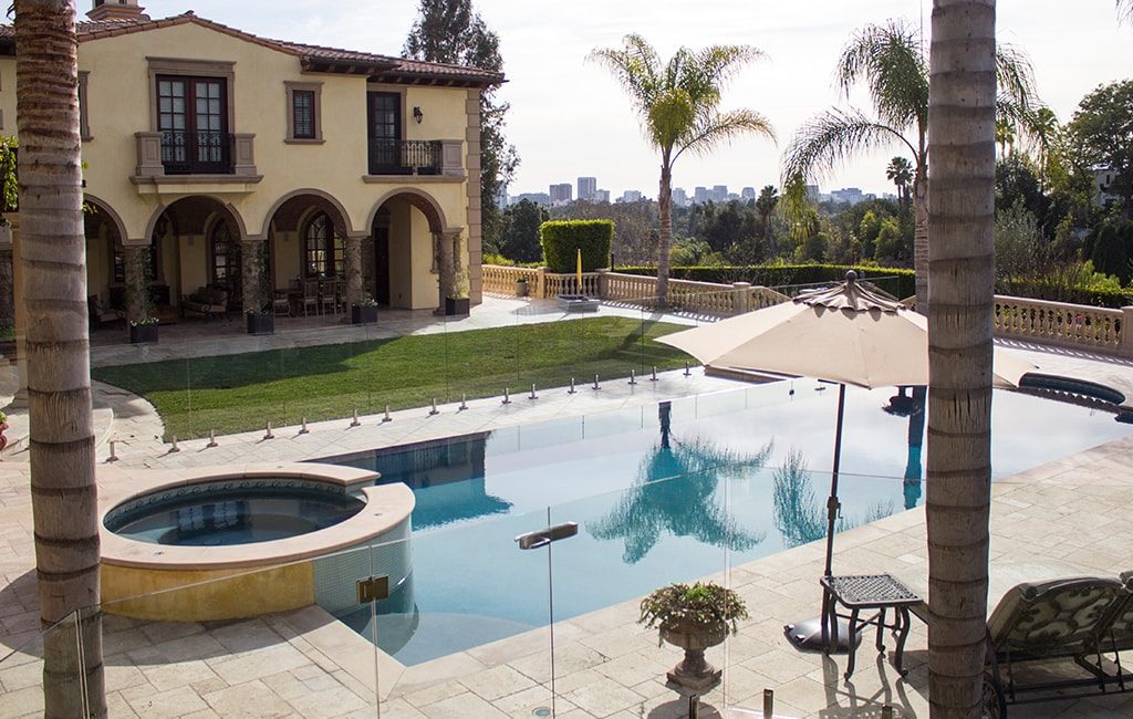 glass pool fencing 3-min