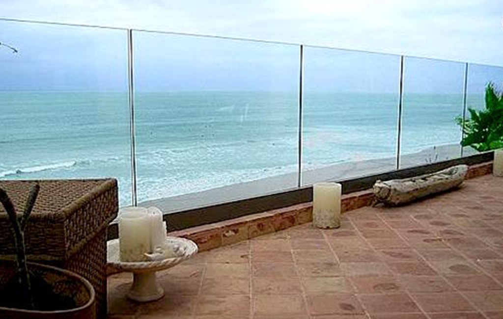 glass railing 2-min
