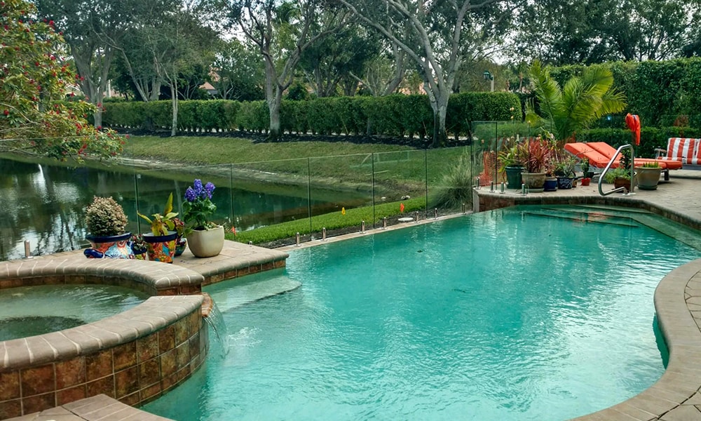 glass pool fencing 3-min