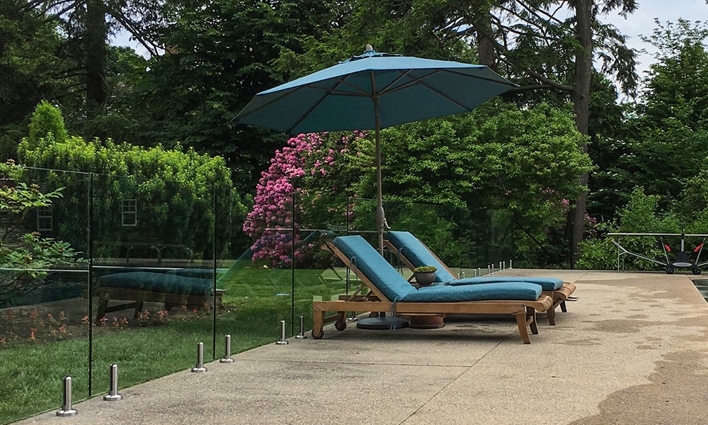 , Summer Spotlight: 10 Glass Pool Fence Ideas to Inspire